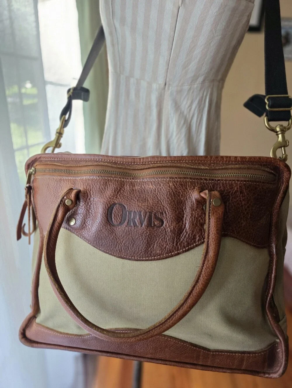 Vintage Orvis Canvas & Leather Messenger Bag‎ Briefcase Laptop Bag with Strap